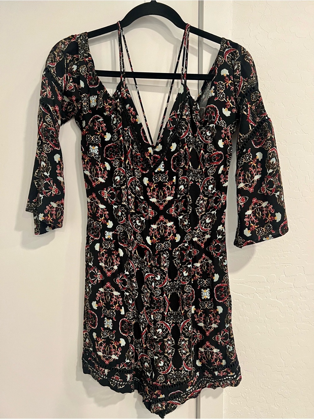 Kendall & Kylie Black Floral Print Strappy Romper